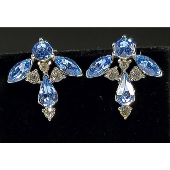 Vintage BOGOFF Blue Rhinestones Clip Earrings, "Vintage Jewels", 1950s - Picture 2 of 9